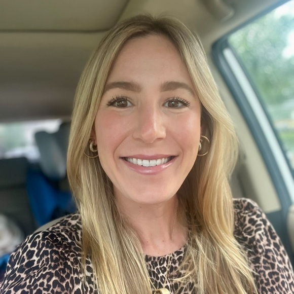 Meet your Posher, Hayley - Picture 14 of 14